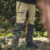 Schnittschutzhose Beige Nahaufnahme