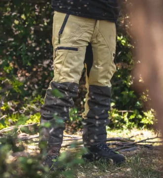 Schnittschutzhose Beige Nahaufnahme