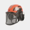 Orangefarbener Forsthelm Abus Spector mit integriertem Gehörschutz und Visier und Reflektorflächen.